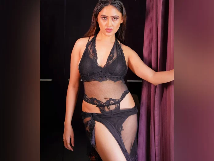 Sony Charishta looking hot in Black.. Her latest pics going viral