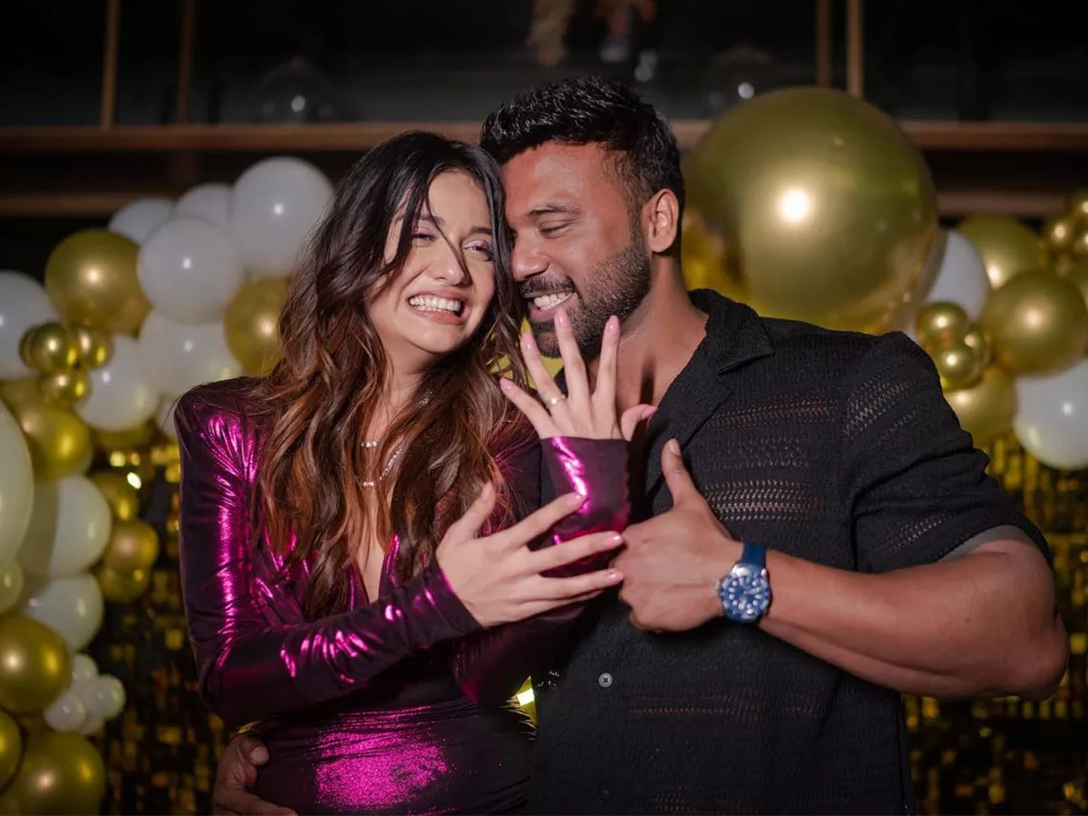 Photos of the Bigg Boss beauty engagement which became a sensation are going viral! 