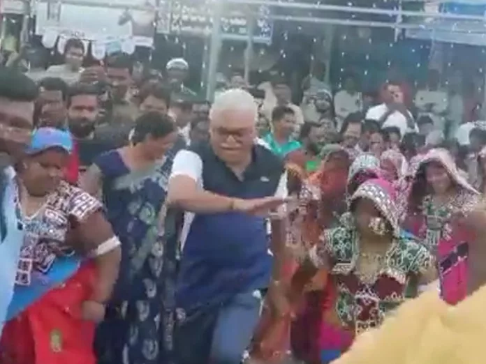 AP Minister Ambati Rambabu dances at Bhogi Celebrations