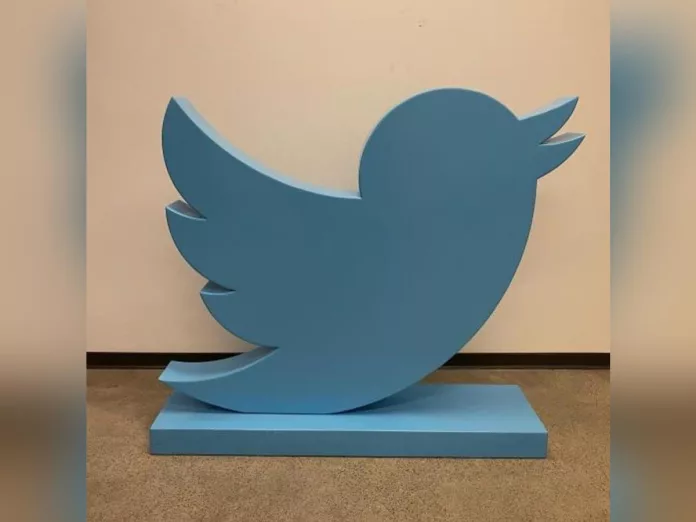 Twitter bird statue sells for $100,000