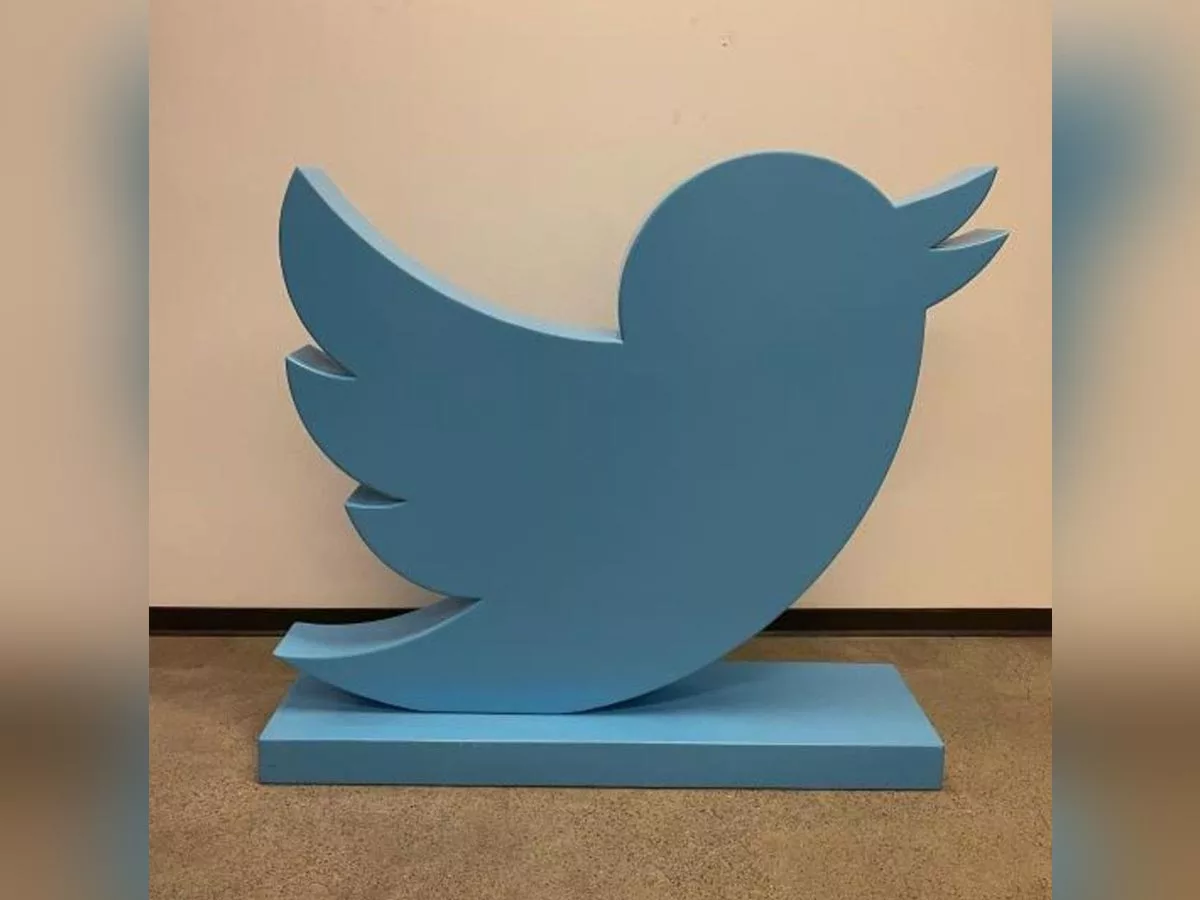 Twitter bird statue sells for $100,000