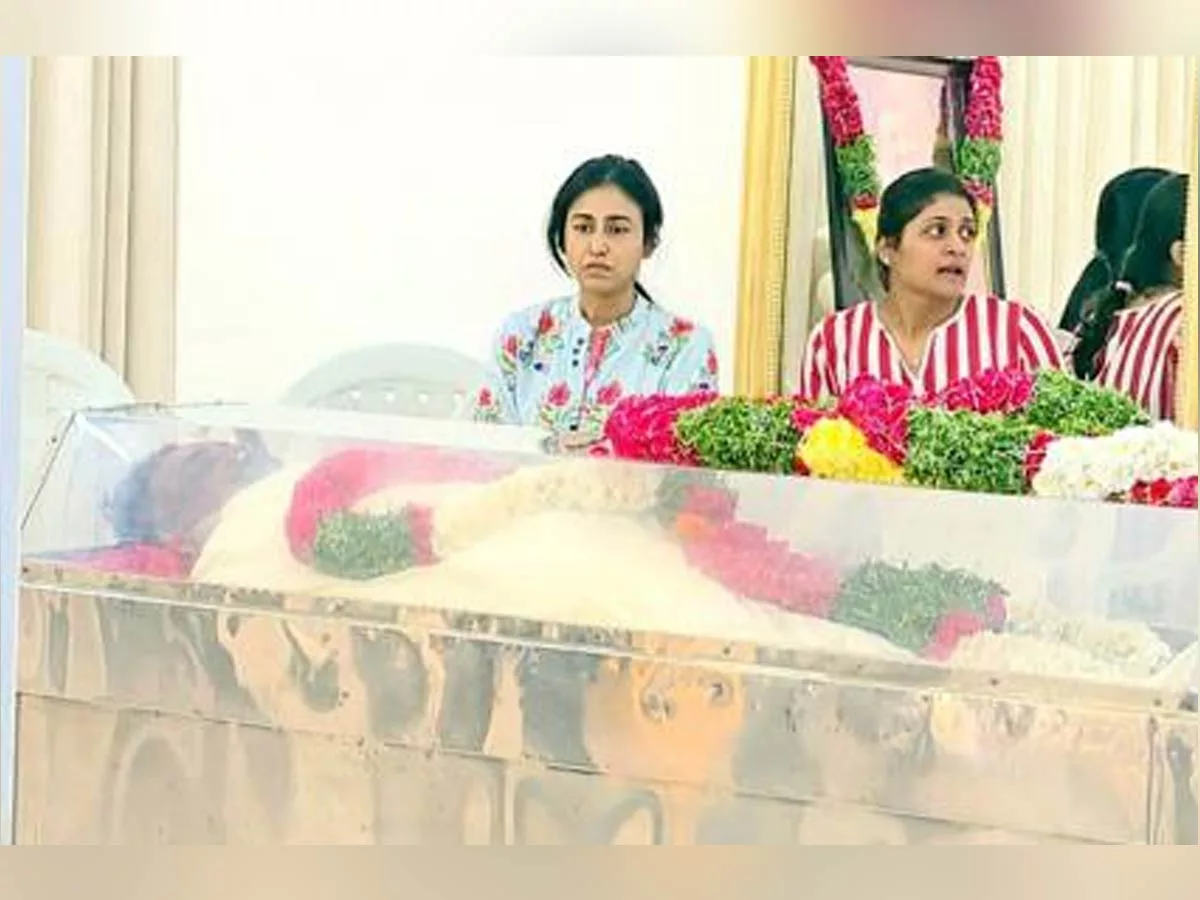 Alekhya Reddy falls sick after Taraka Ratna sudden death