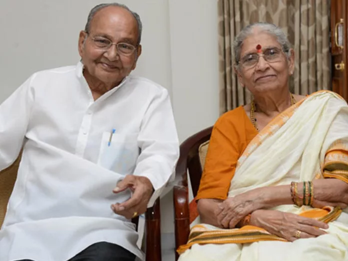 K Vishwanath wife Jayalakshmi passes away