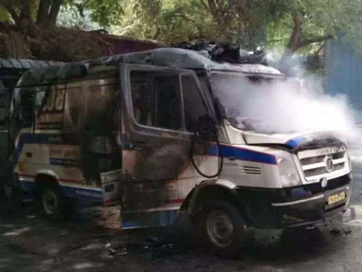 Huge explosion in Ambulance carrying Patient in Andhra Pradesh