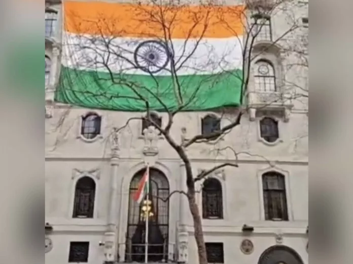 Indian High Commission official removes Khalistani flag, puts up huge Tiranga