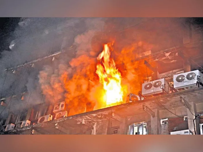 Six burnt alive in Swapnalok Complex, Secunderabad fire