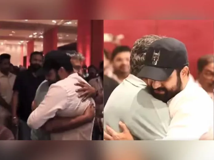 Who gives a warm hug to SS Rajamouli at NTR 30 muhurtam?