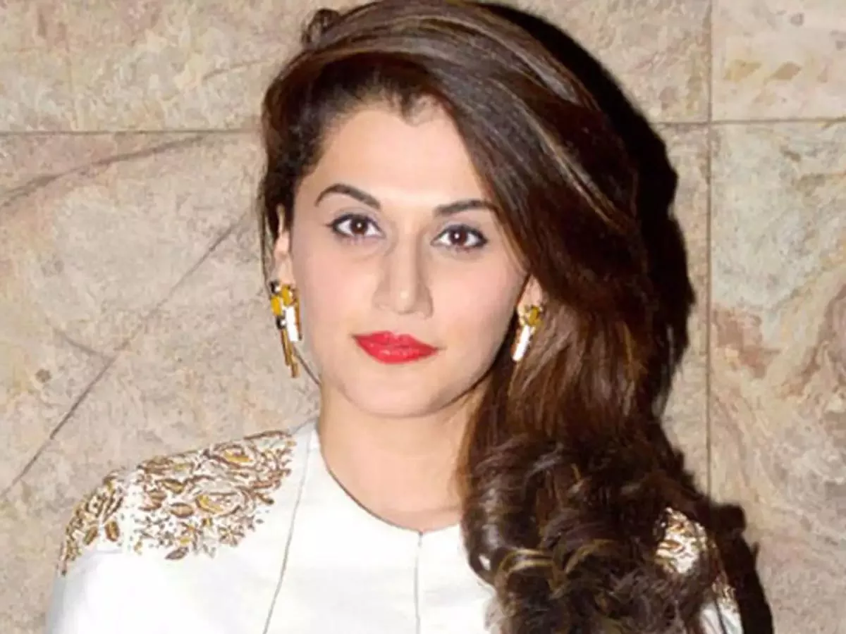 Taapsee worst comments on South Indian Film Industry