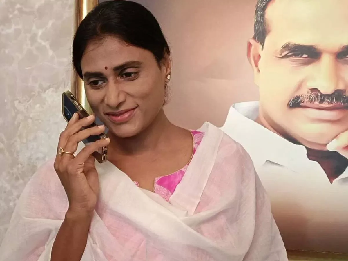 Talks of united fight against BRS, YS Sharmila call to Bandi Sanjay and A Revanth Reddy 