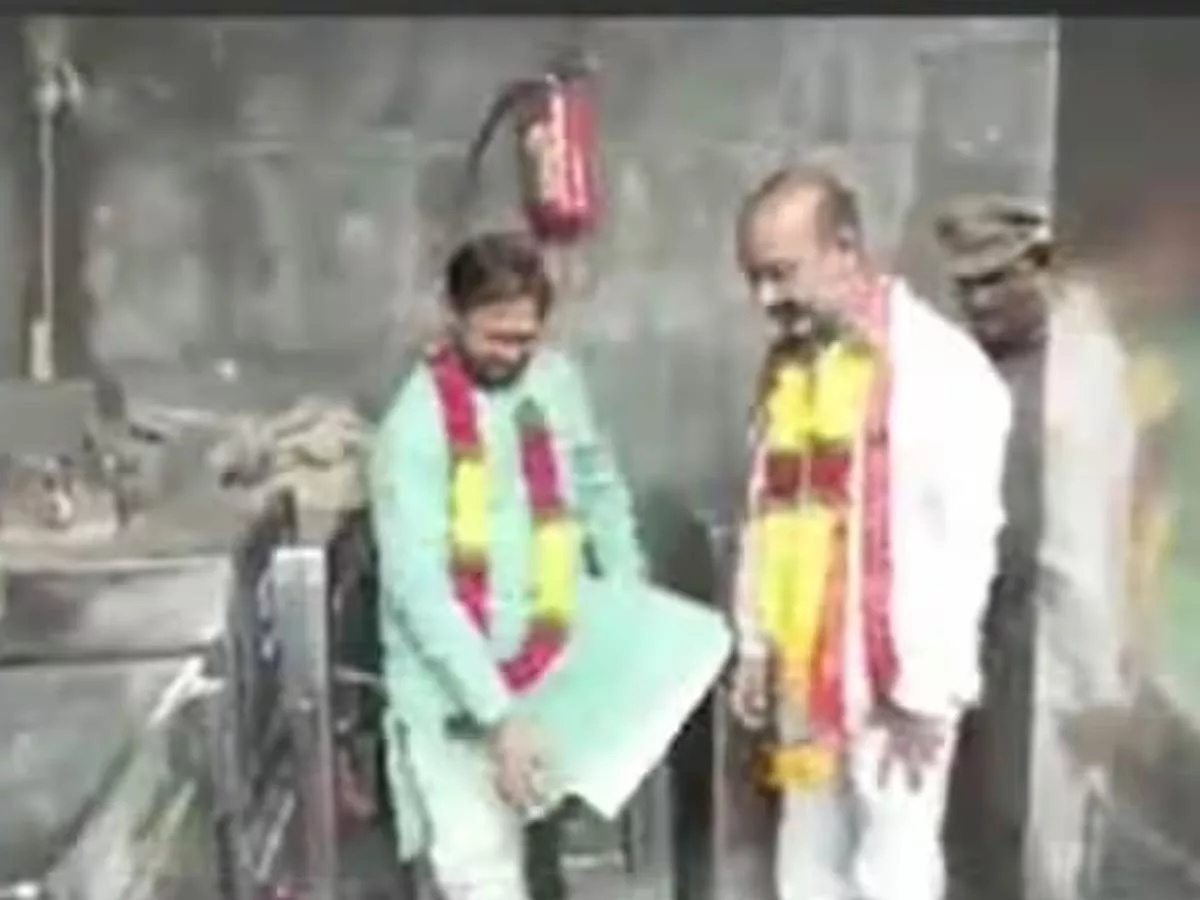 BJP leader Prakash Javadekar enters Vemulawada temple sanctum wearing footwear