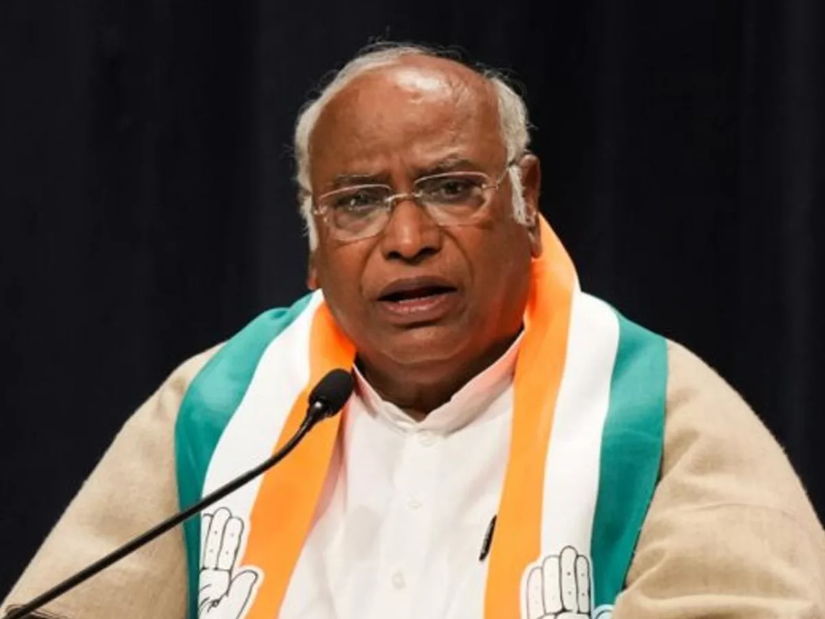 Kharge sets up campaign committee for Telangana