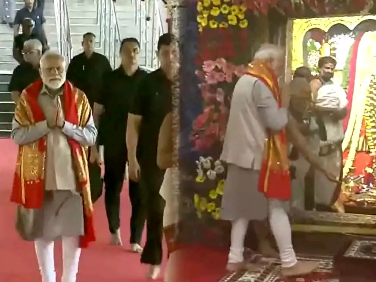 PM Modi performs puja at Bhadrakali temple in Telangana