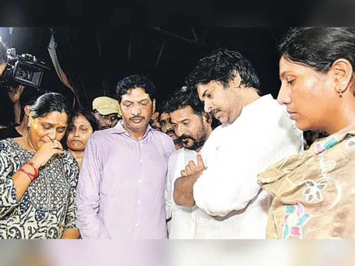 Pawan Kalyan shed tears after seeing Gaddar mortal