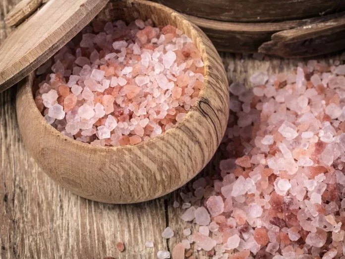 Benefits of Rock Salt: Frequent constipation and gas problems? Mix this salt in a glass of water and drink it