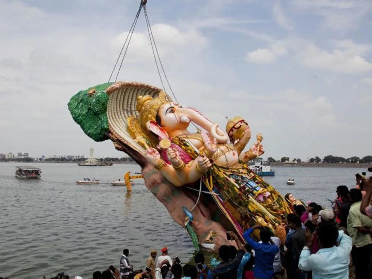 Massive immersion of Ganesh idols begins in Hyderabad