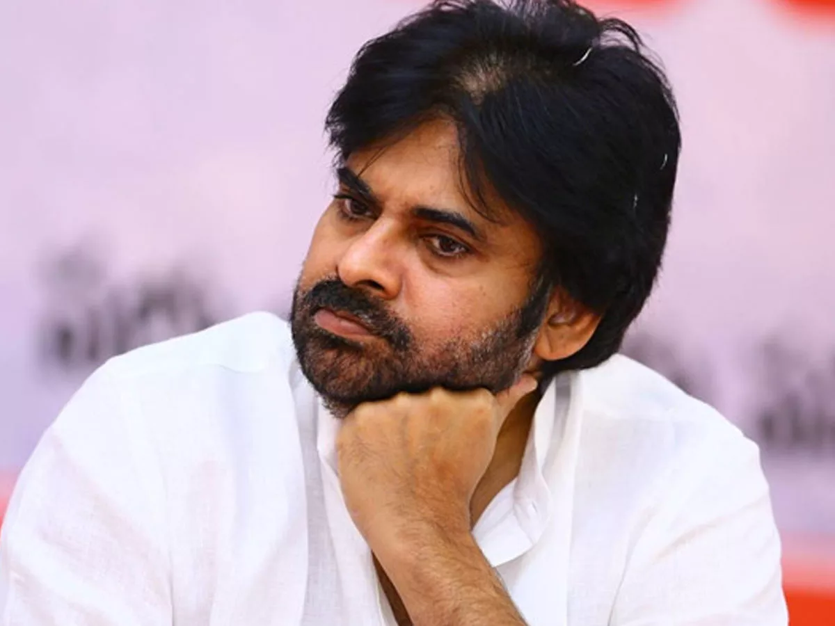 Telangana leaders request Pawan Kalyan not to back down in elections
