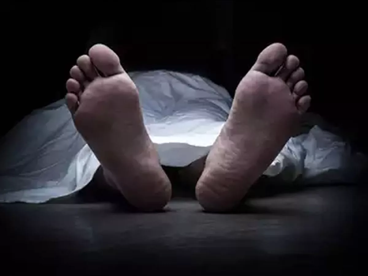 Duo dies while cleaning mixer machine in Hyderabad
