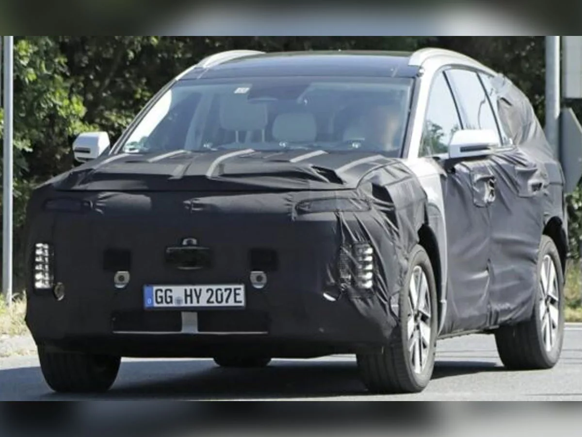 New Hyundai Ioniq 7: electric seven-seat goliath SUV spotted testing