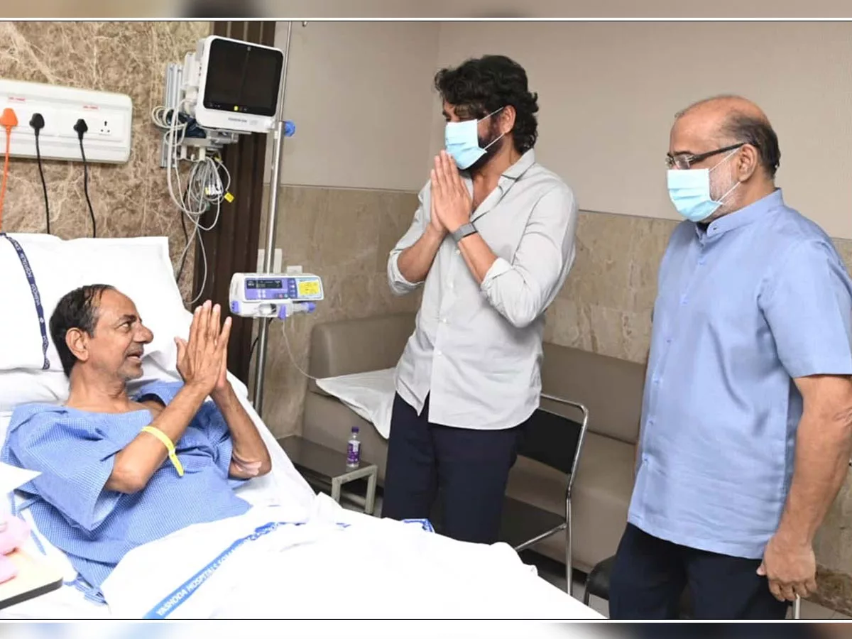 Nagarjuna visits KCR at Yashoda Hospital