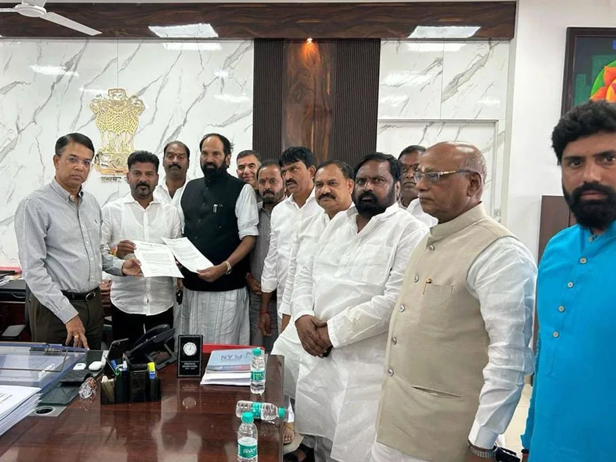 Telangana Congress alleges diversion of Rythu Bandhu funds