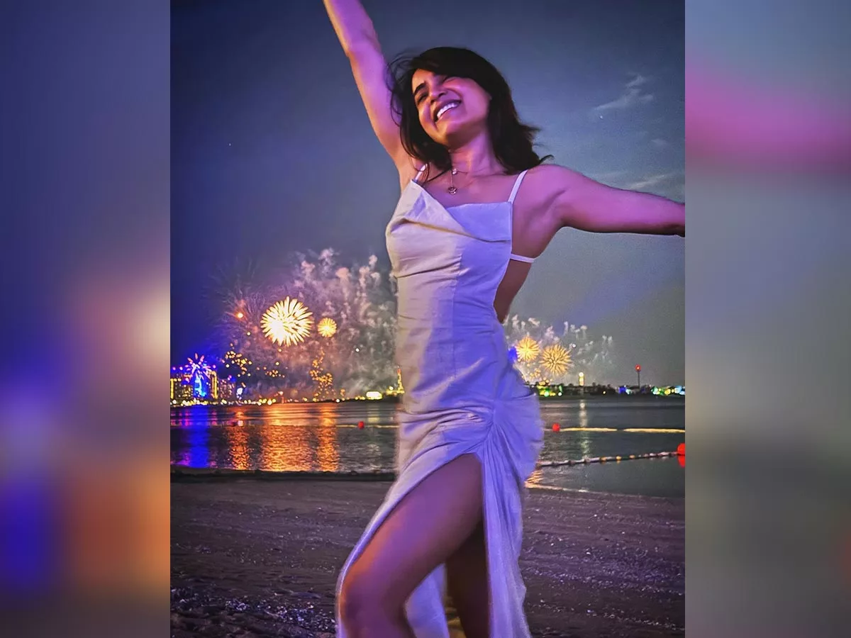 Samantha new year wishes: And may many angels surround us